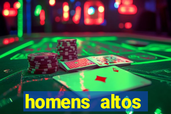 homens altos sarados pelados